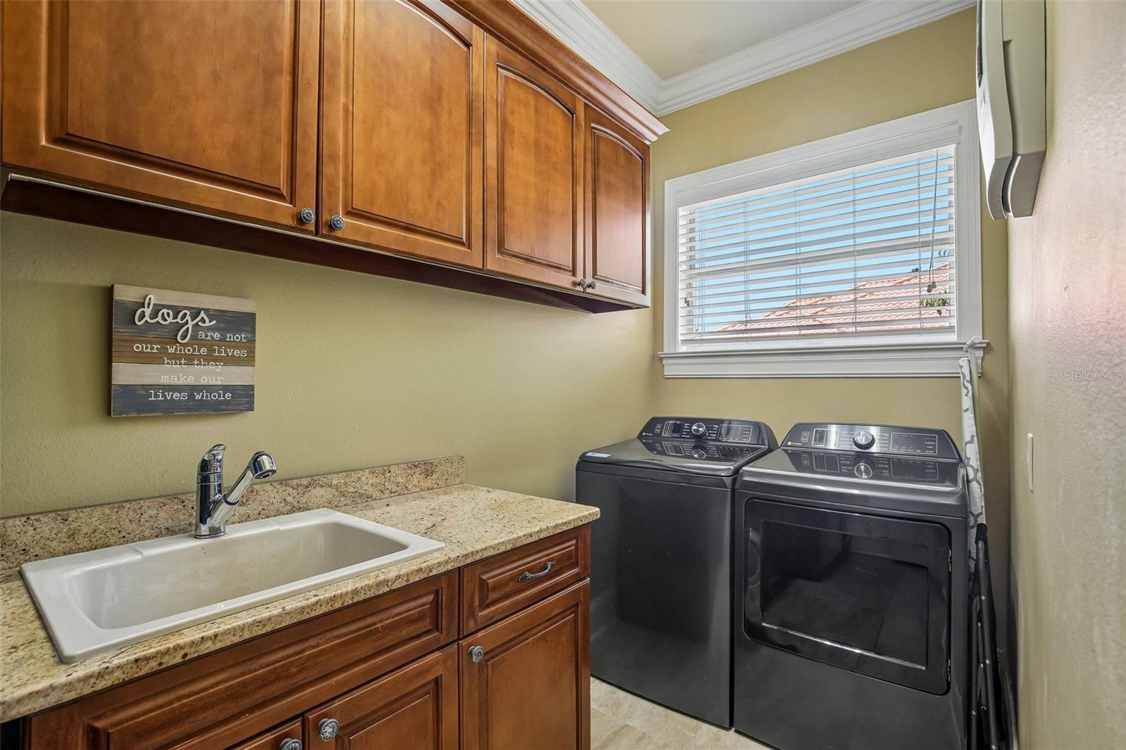 ASHTON OAKS - Residential