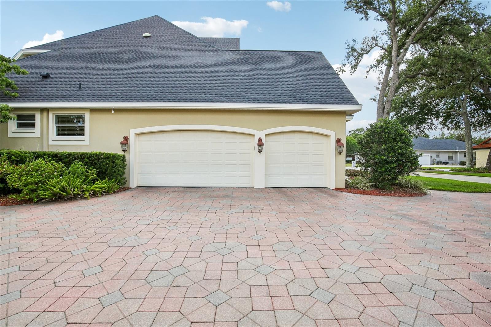 ASHTON OAKS - Residential