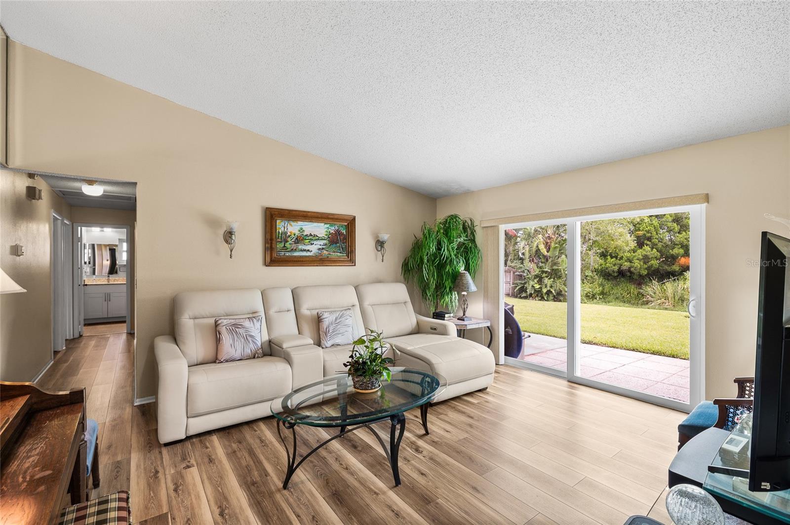 BONNIE GLYNN PH ONE-A - Residential