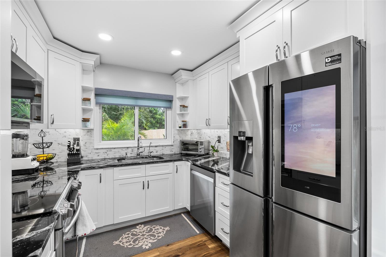 BONNIE GLYNN PH ONE-A - Residential
