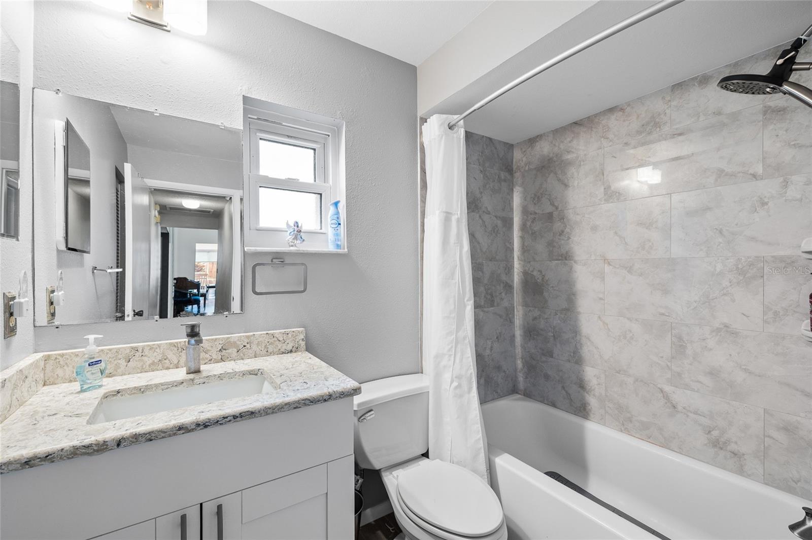 BONNIE GLYNN PH ONE-A - Residential