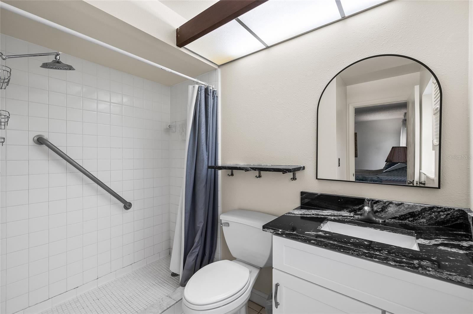 BONNIE GLYNN PH ONE-A - Residential