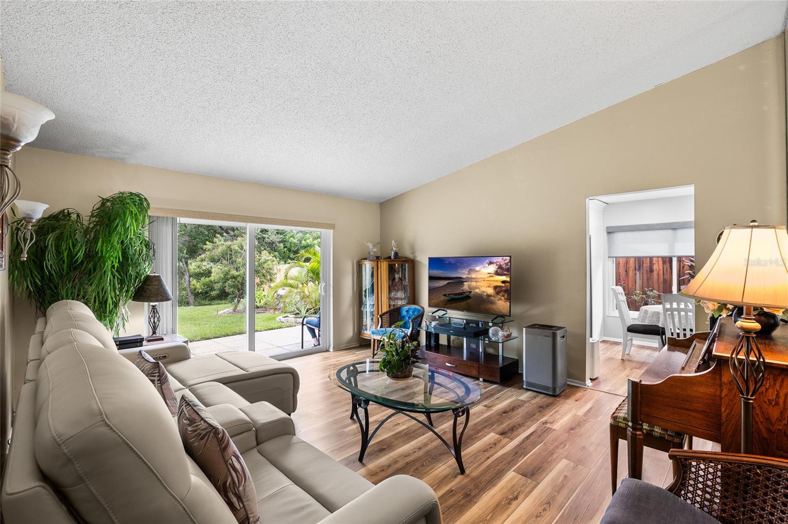 BONNIE GLYNN PH ONE-A - Residential