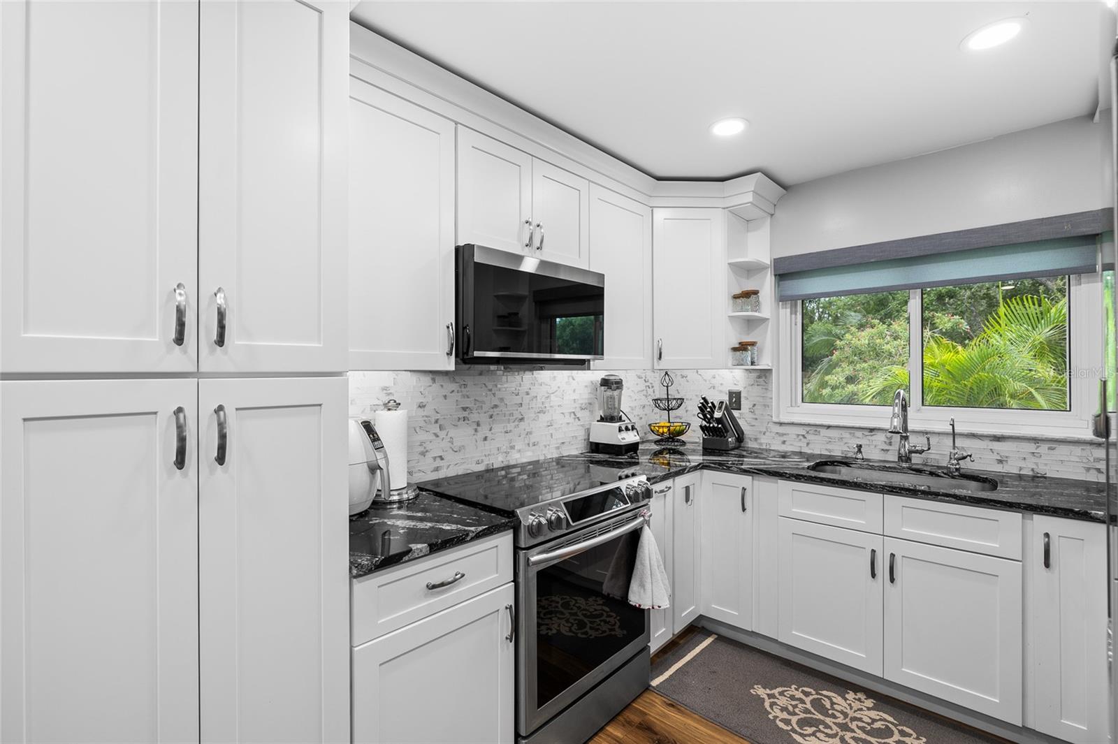 BONNIE GLYNN PH ONE-A - Residential