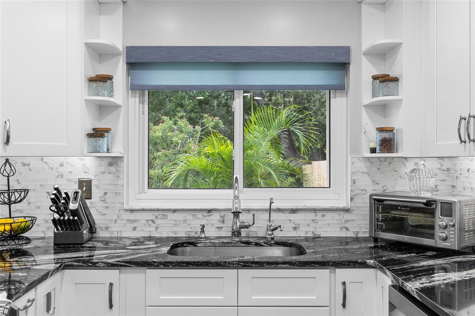 BONNIE GLYNN PH ONE-A - Residential