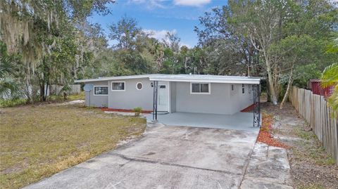 A home in TAVARES