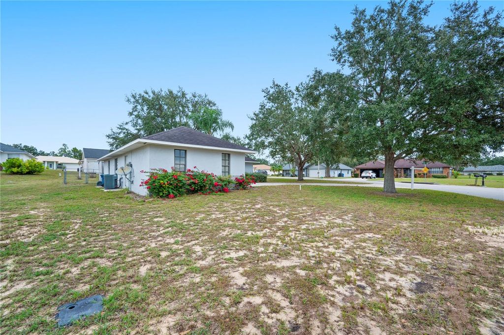 Photo of 941 Devonshire Way, Lake Wales, FL 33853 (MLS # L4958008)