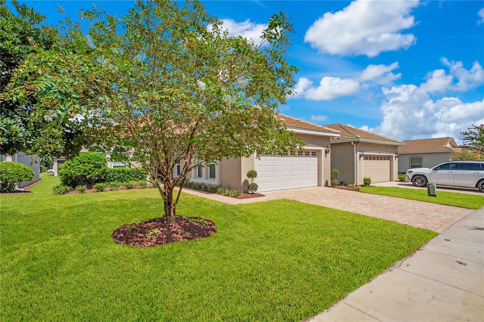 586 NEWHALL LANE