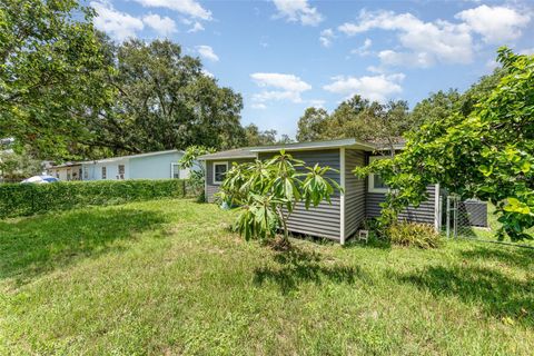 A home in WINTER HAVEN