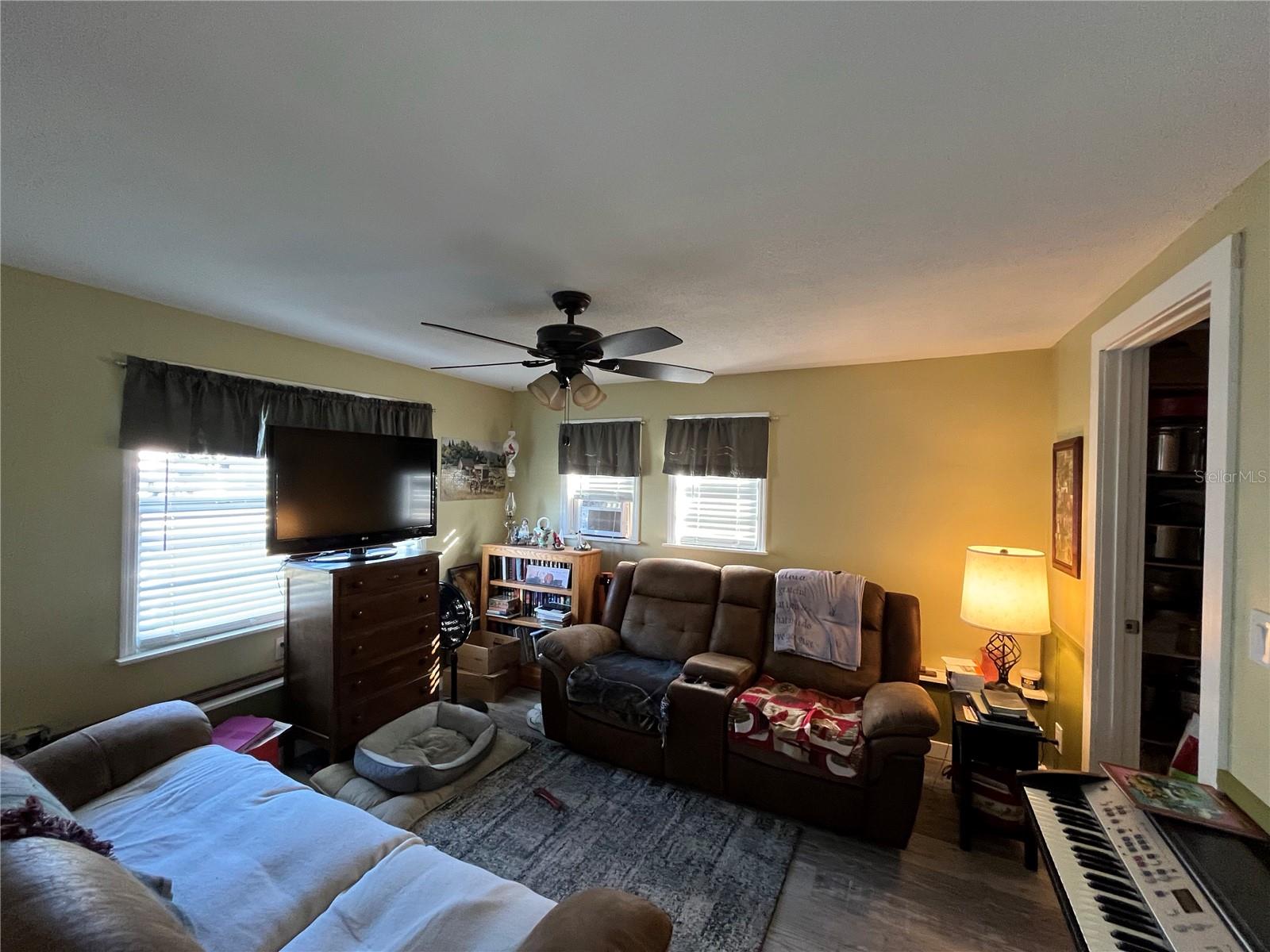 RIDGEWOOD ESTATES ADD 03 RESUB 01 - Residential