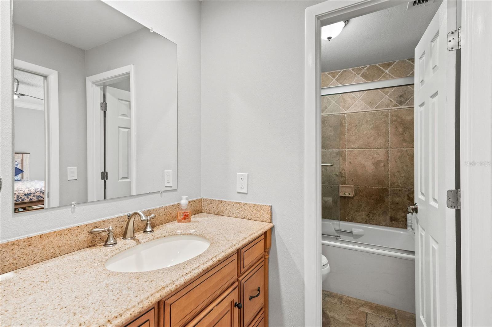 EL CONQUISTADOR VILLAGE II A - Residential