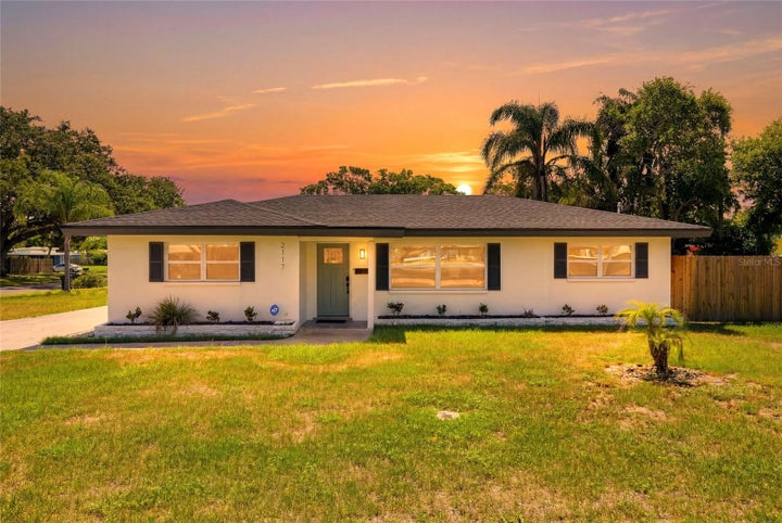 Photo 1 of 38 — 2117 N HERCULES AVENUE, CLEARWATER, FL 33763