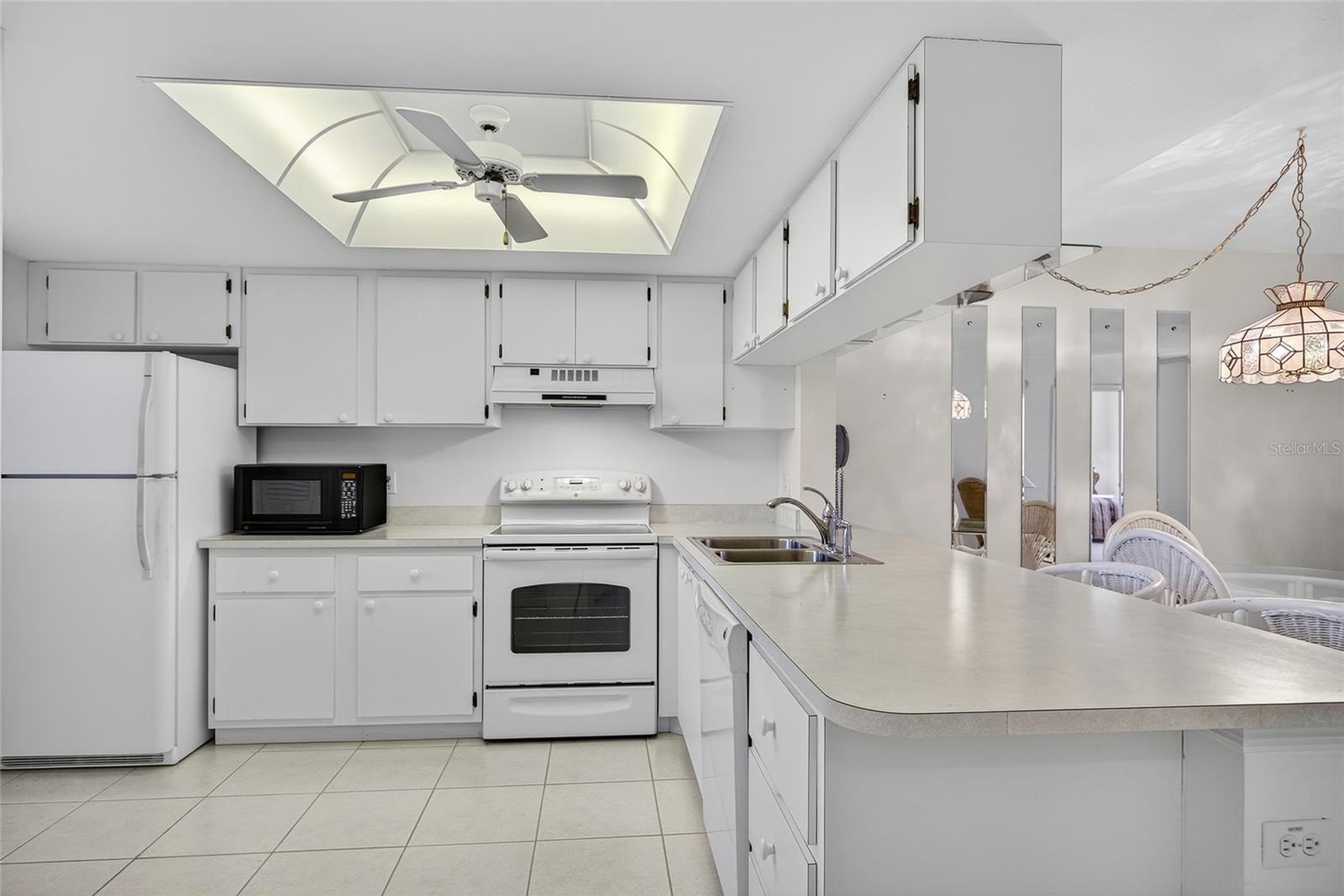 LAKES EDGE PH 05 - Residential