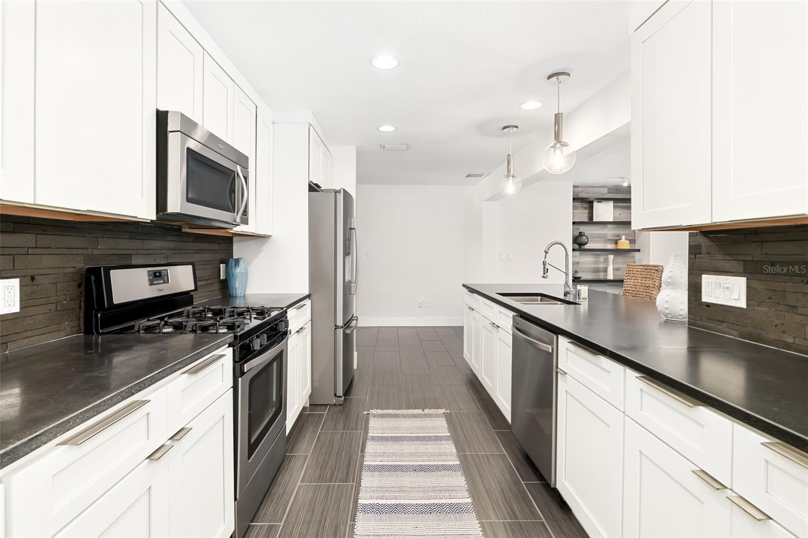 BROADWATER UNIT 2 BLK M REP - Residential