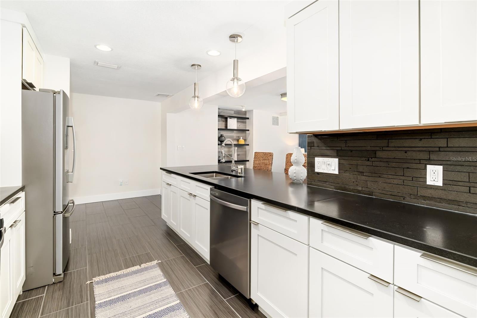 BROADWATER UNIT 2 BLK M REP - Residential