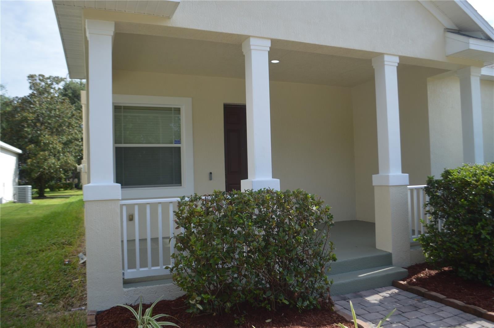 6828 HELMSLEY CIRCLE