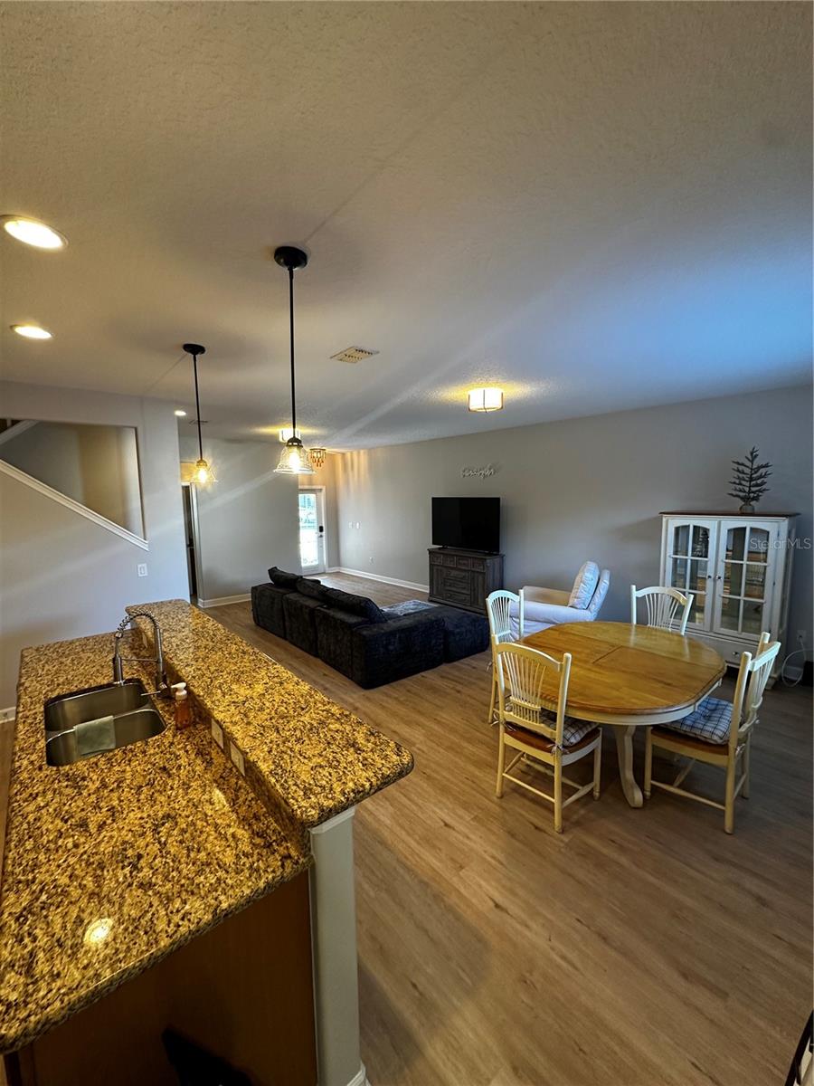 SIGNATURE LAKES PH 02 A B H I J - Residential Lease