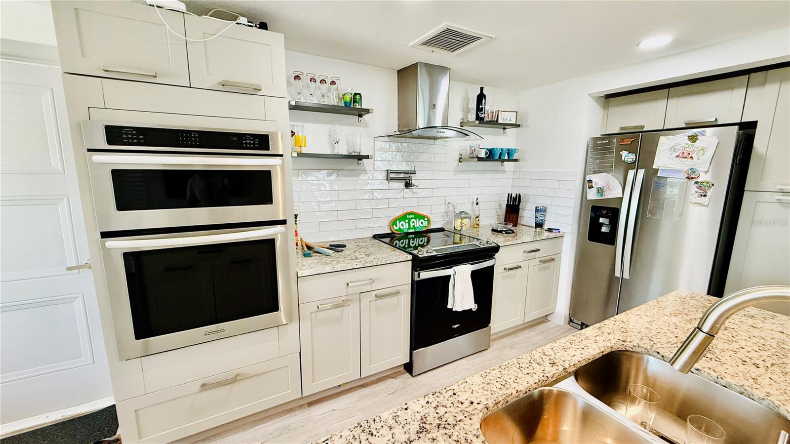 FLOR A MAR - Residential