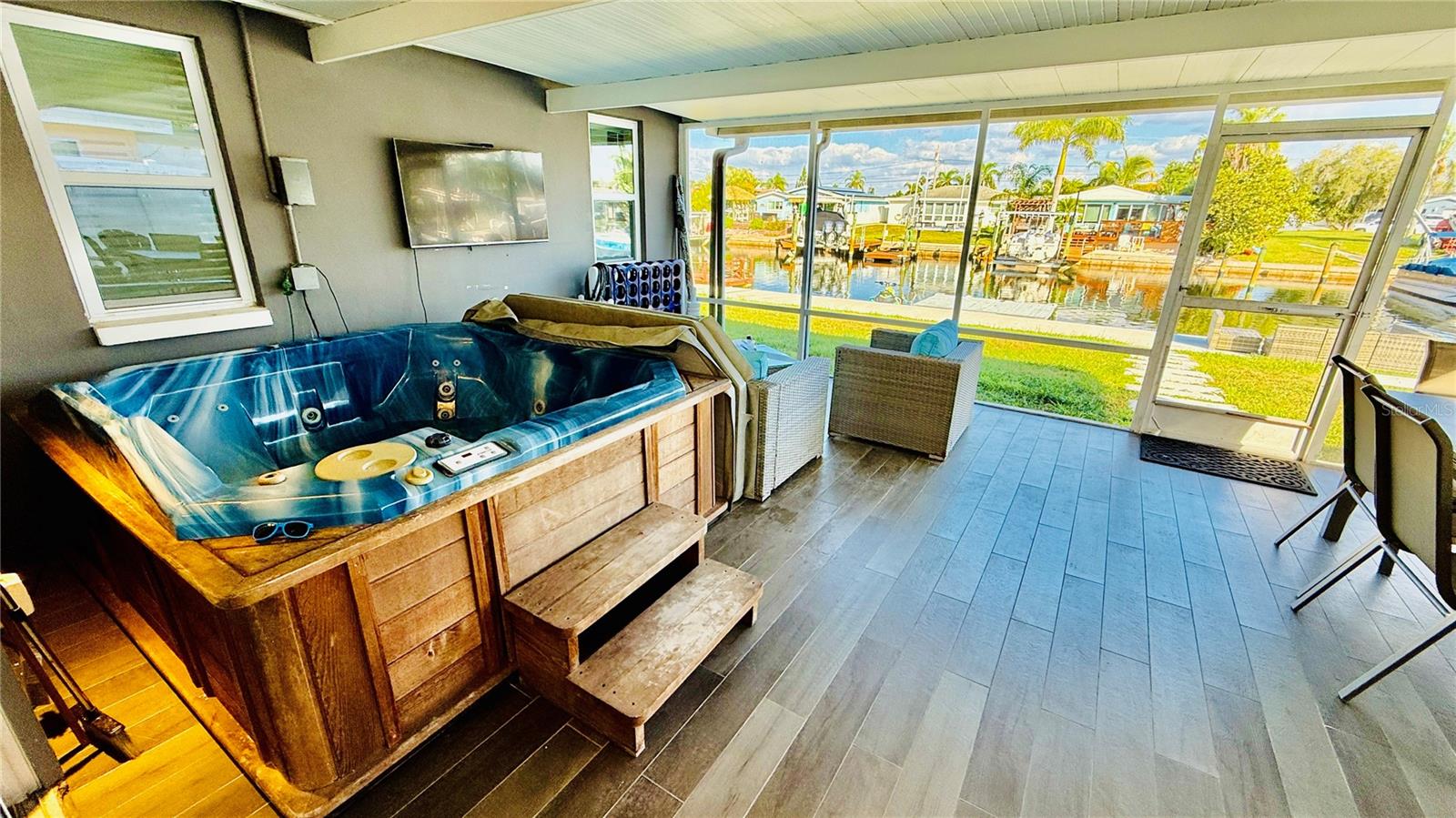 FLOR A MAR - Residential