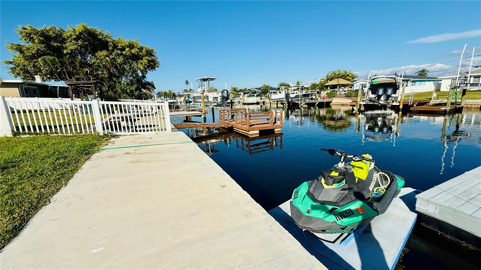 FLOR A MAR - Residential