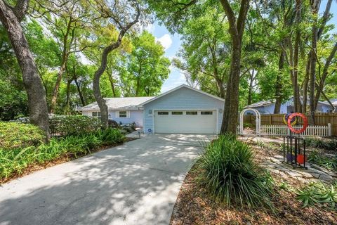 Tiny photo for 658 Clark Court, Mount Dora, FL 32757 (MLS # G5110094)