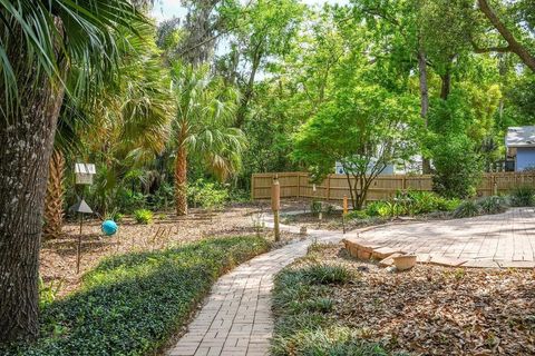 Tiny photo for 658 Clark Court, Mount Dora, FL 32757 (MLS # G5110094)