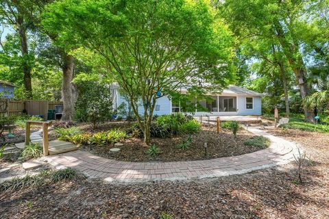 Tiny photo for 658 Clark Court, Mount Dora, FL 32757 (MLS # G5110094)