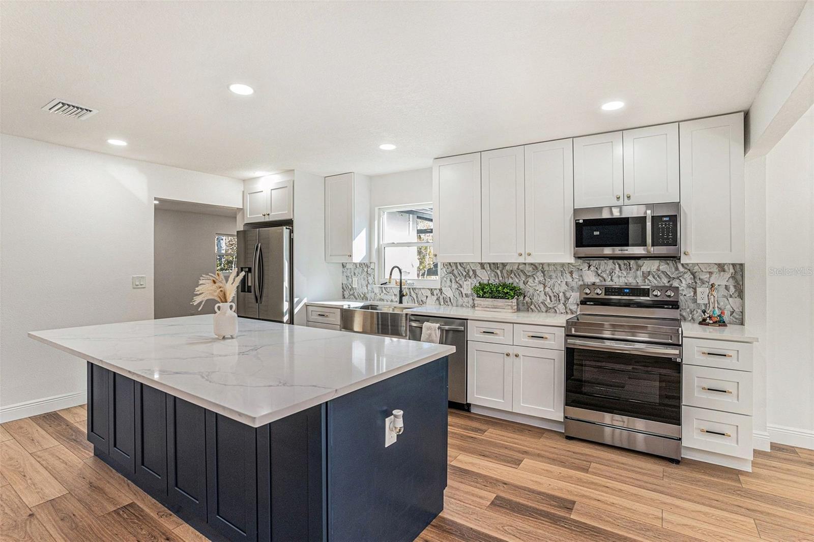 CYPRESS LAKE ESTATES - Residential