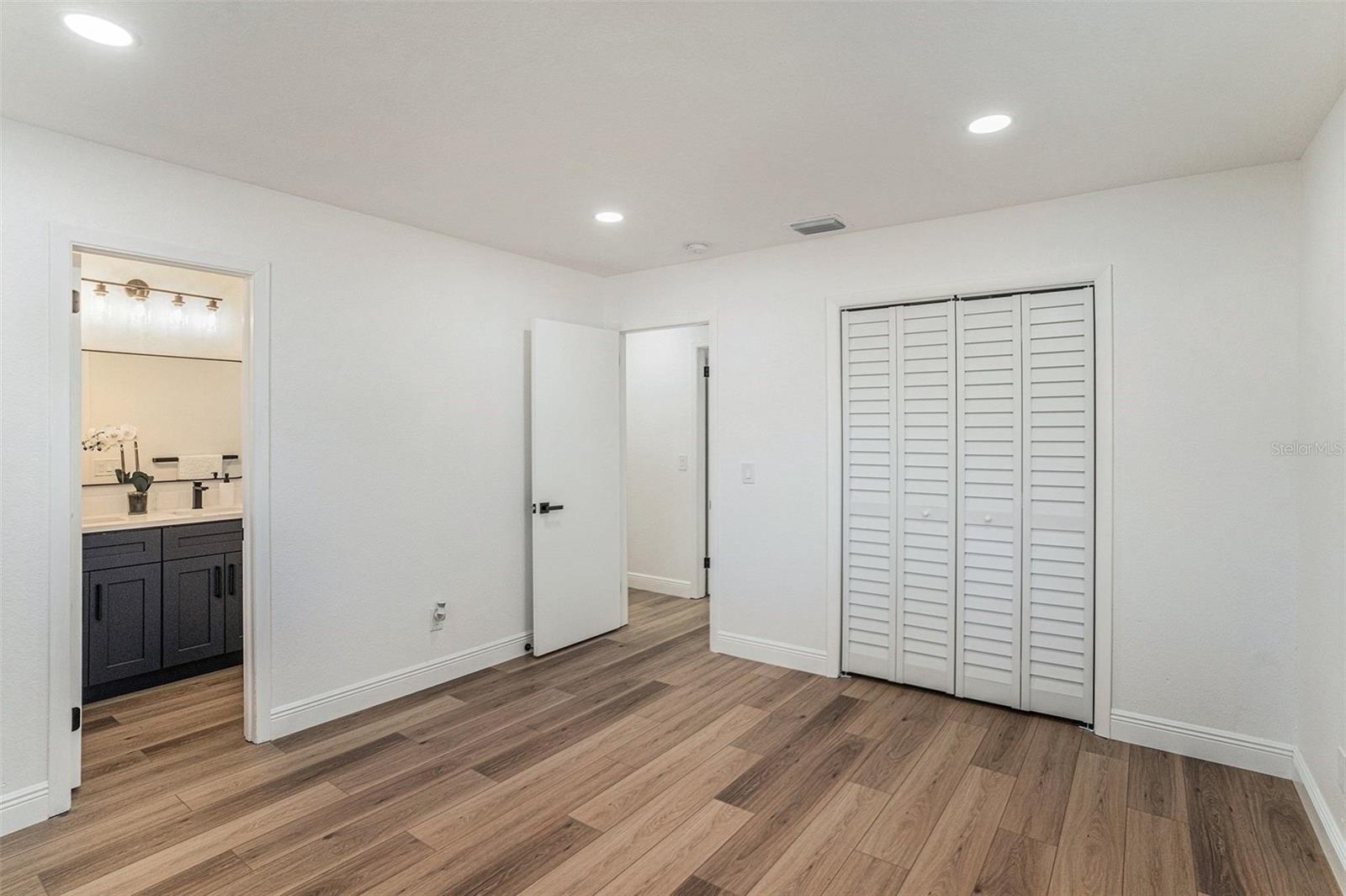 CYPRESS LAKE ESTATES - Residential