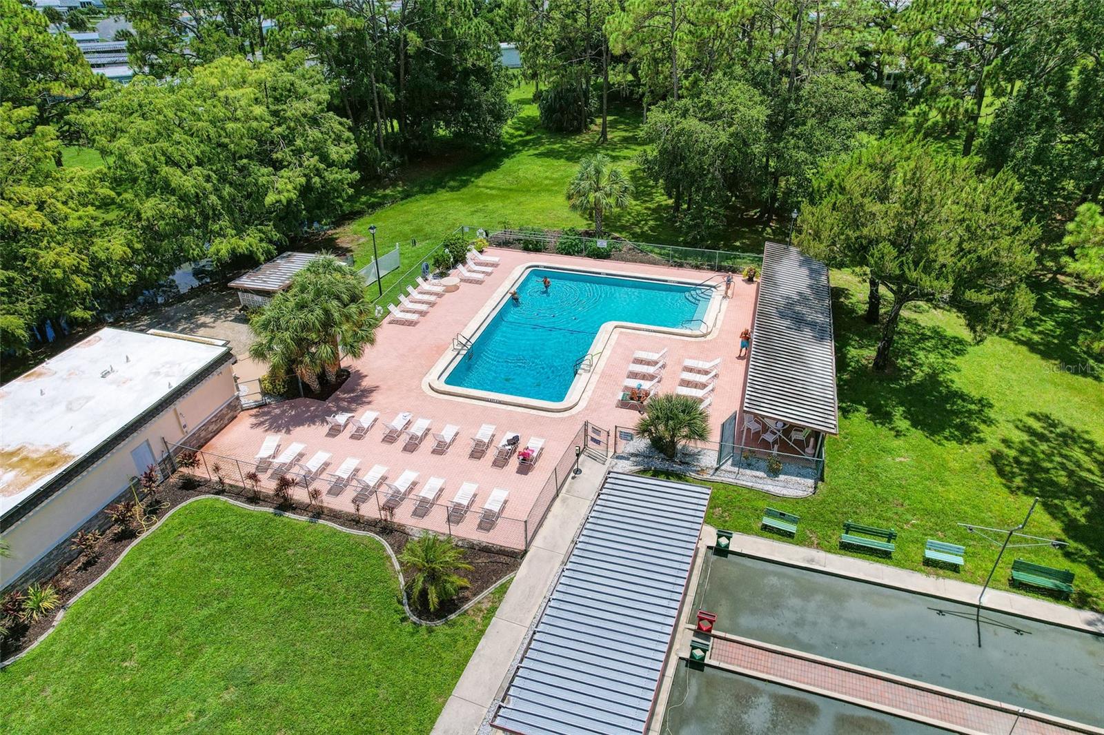 HOLIDAY PARK - Residential