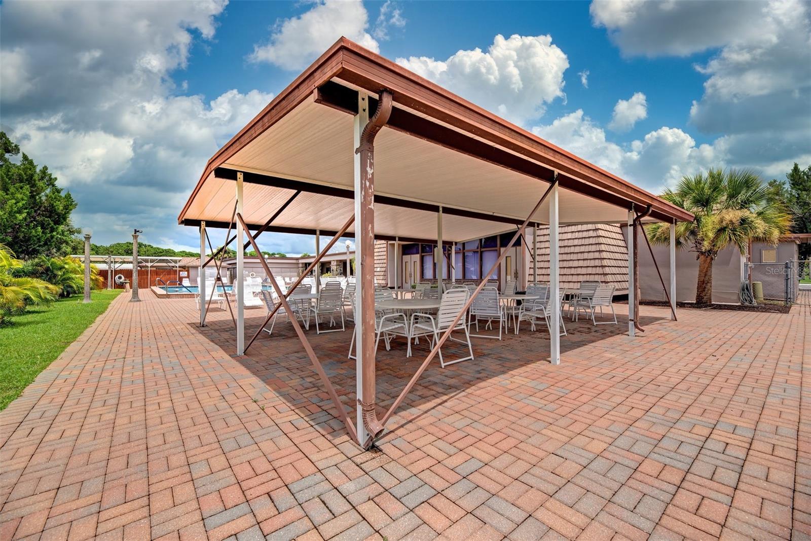 HOLIDAY PARK - Residential