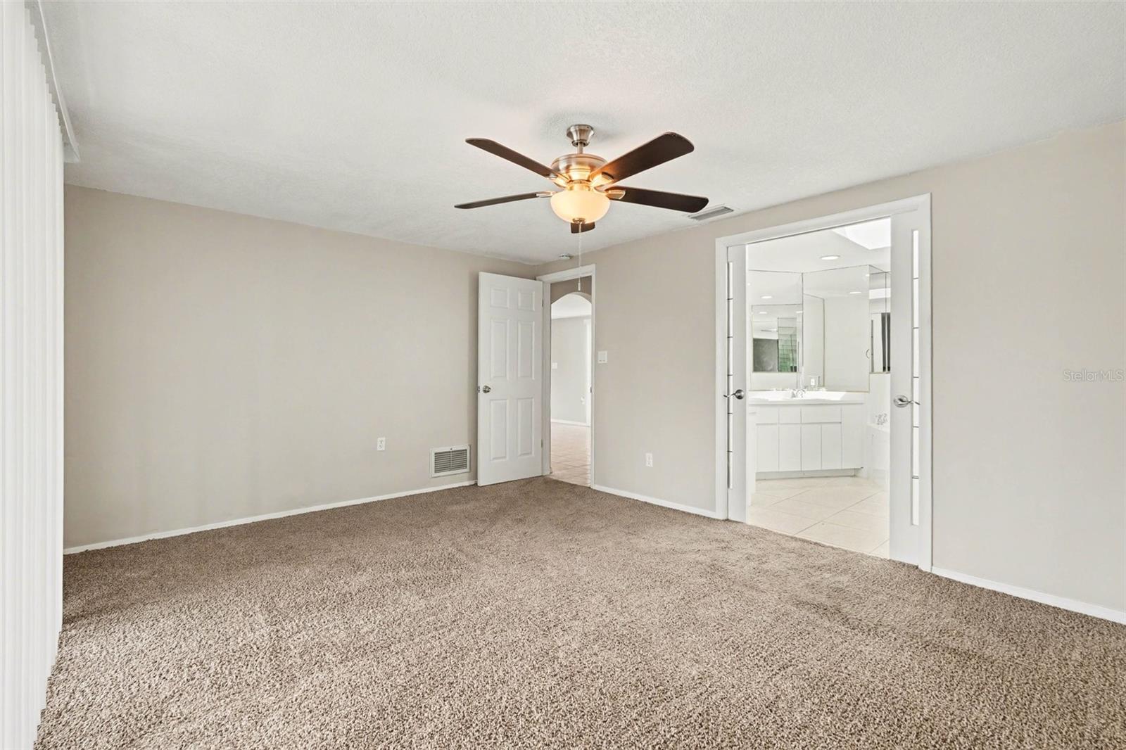 REGENCY PARK - Residential