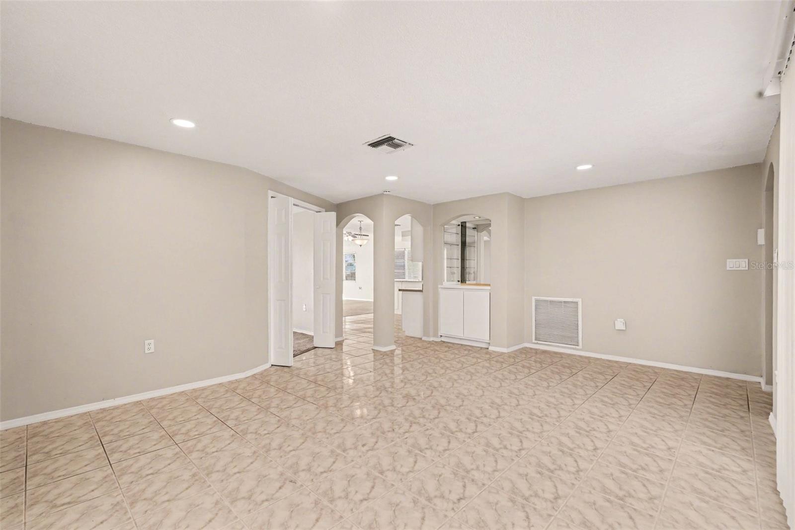 REGENCY PARK - Residential