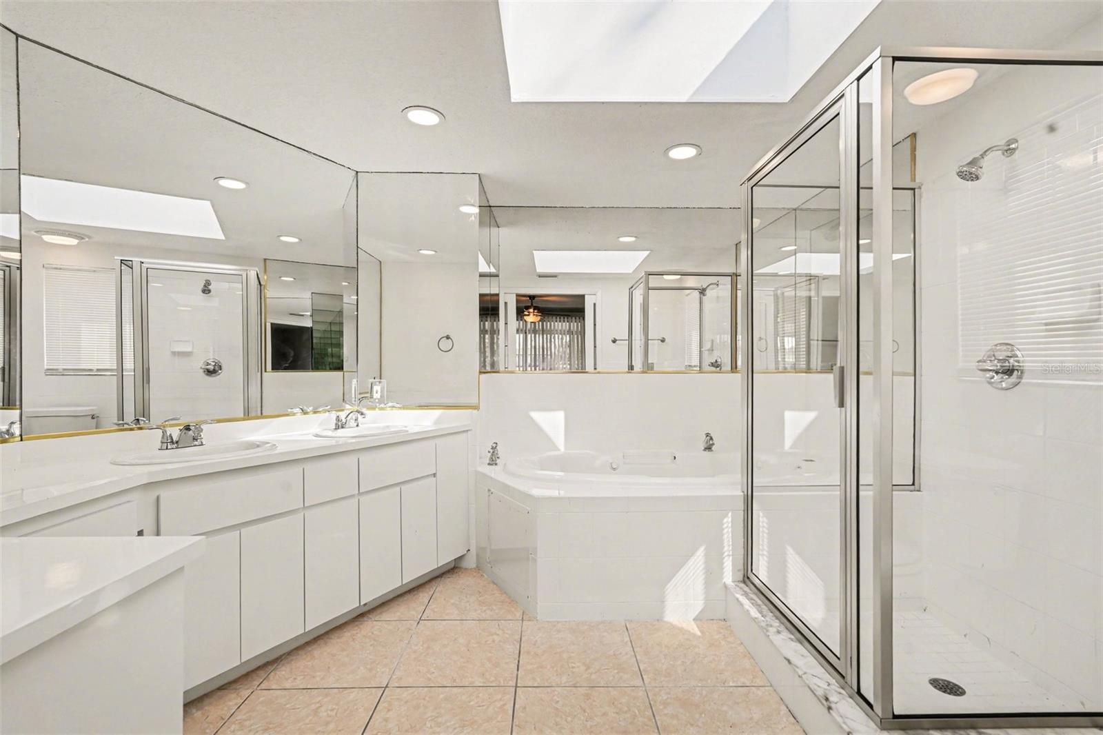 REGENCY PARK - Residential