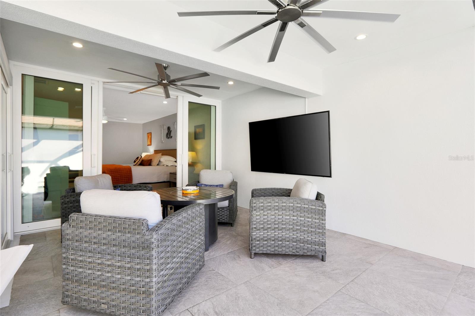 GLEN OAKS MANOR HOMES PH 2 - Residential Lease