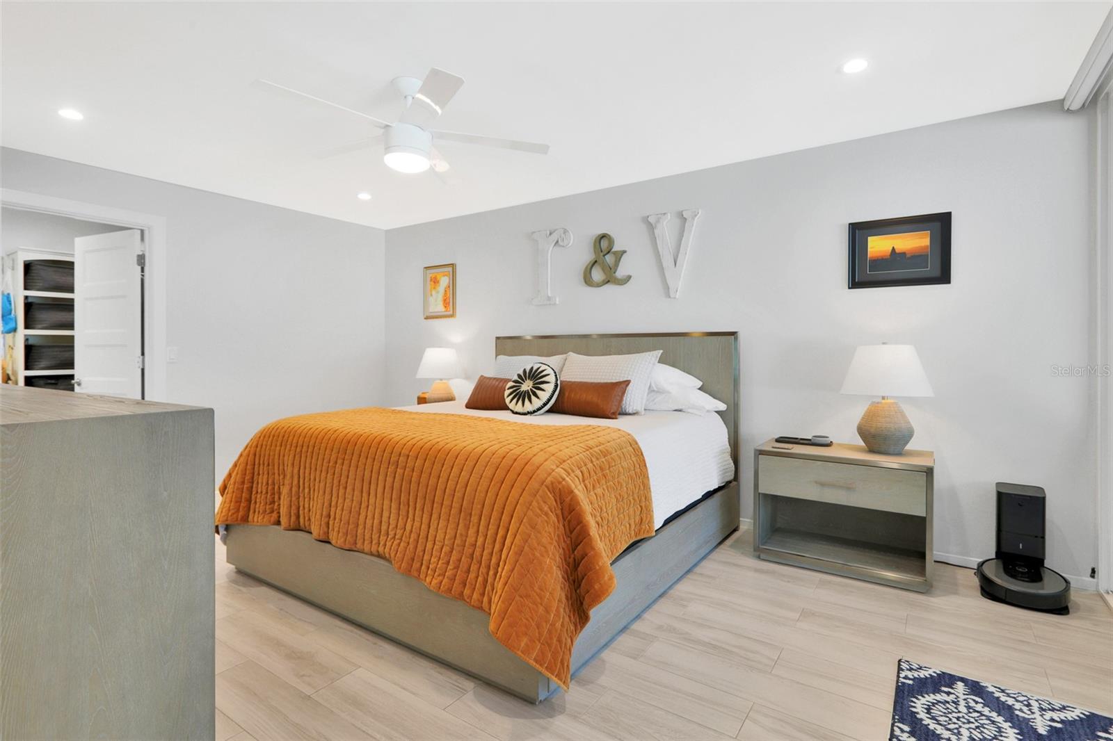 GLEN OAKS MANOR HOMES PH 2 - Residential Lease