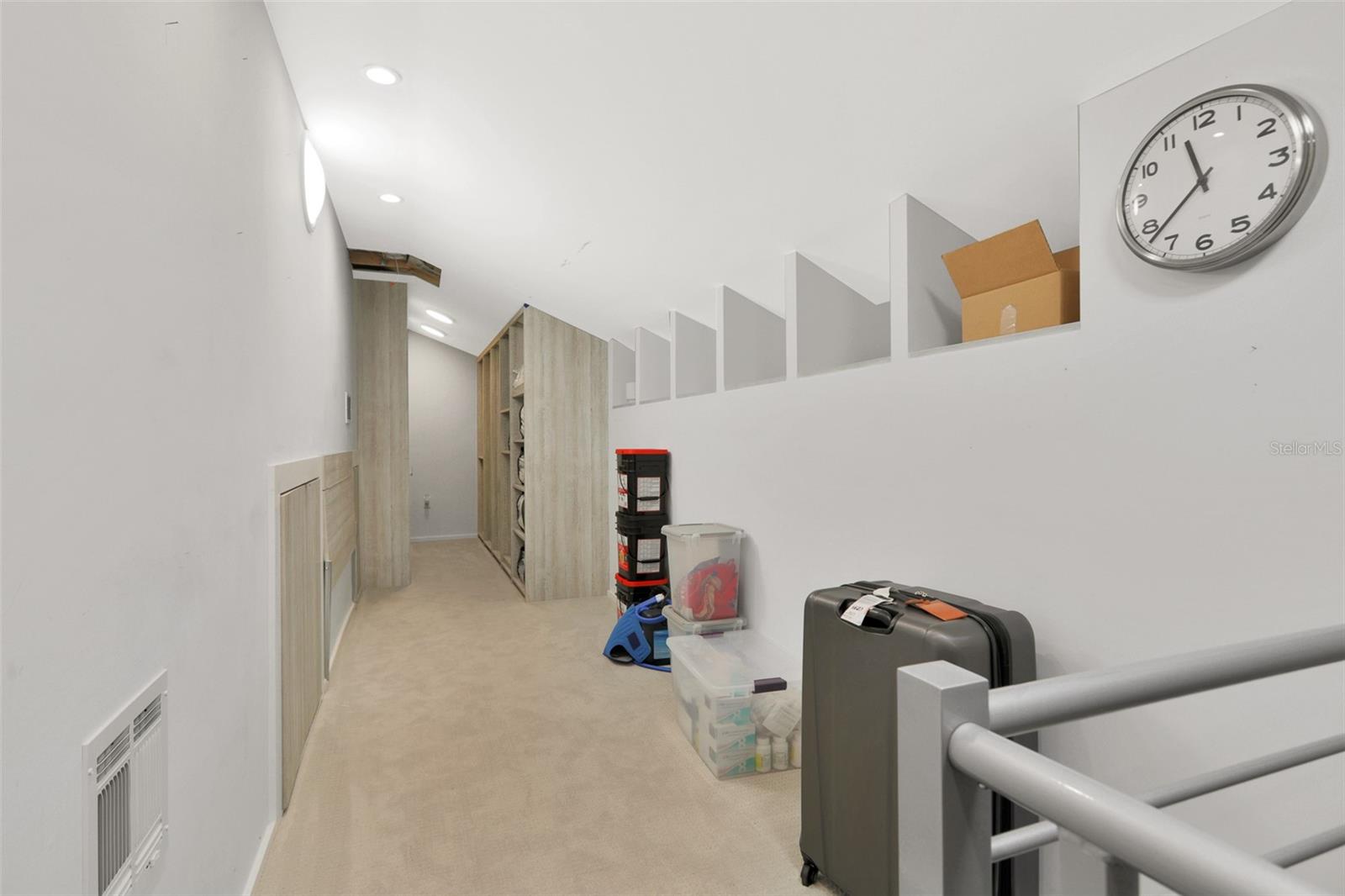 GLEN OAKS MANOR HOMES PH 2 - Residential Lease