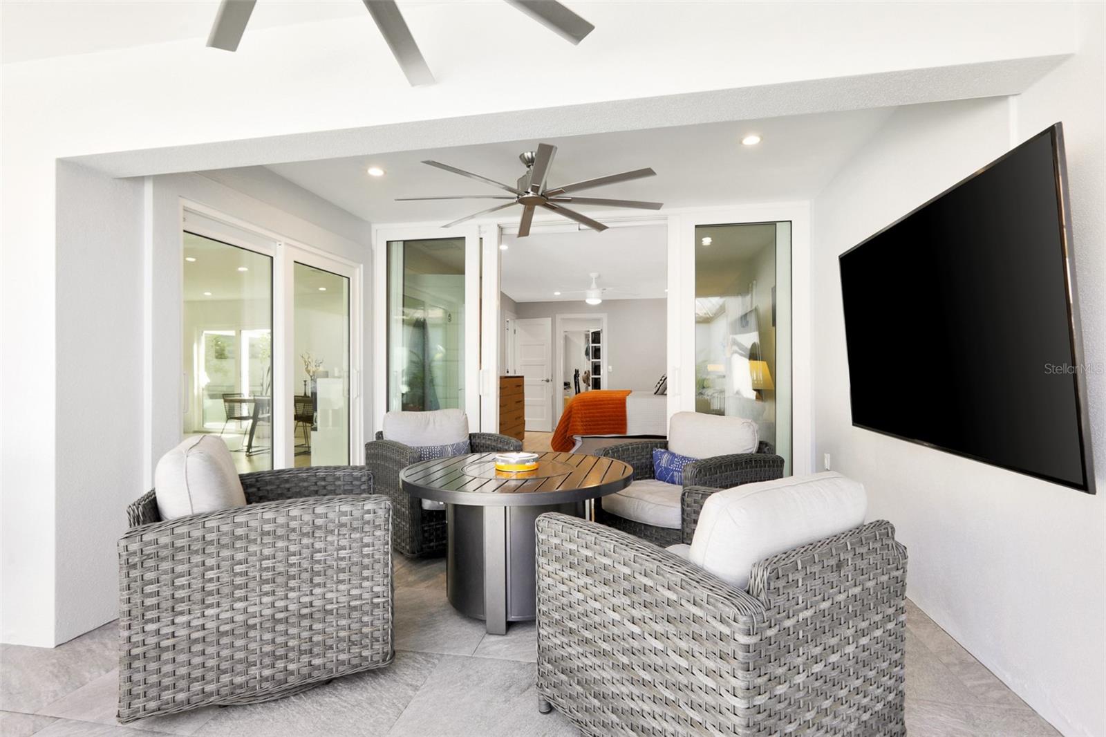 GLEN OAKS MANOR HOMES PH 2 - Residential Lease