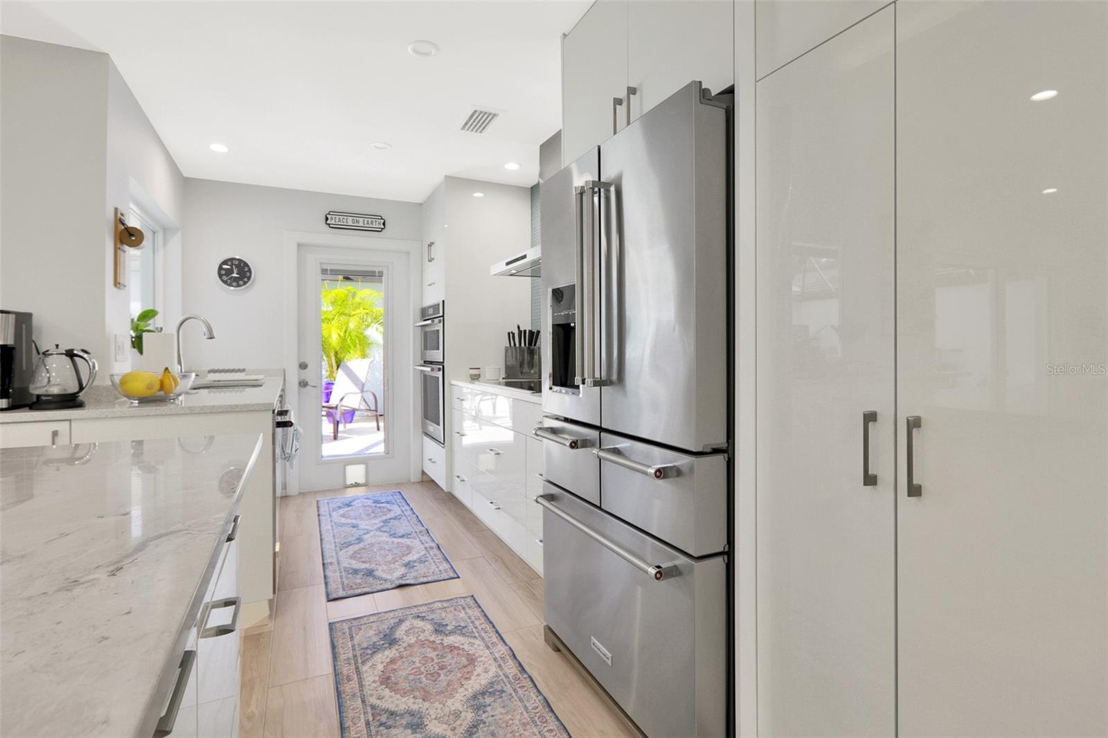 GLEN OAKS MANOR HOMES PH 2 - Residential Lease