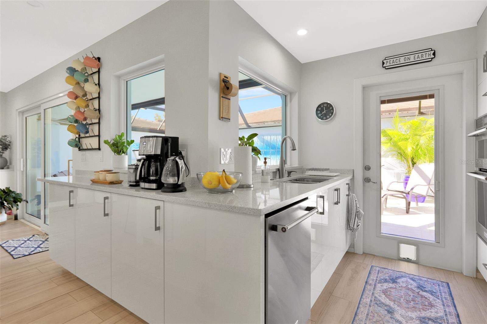 GLEN OAKS MANOR HOMES PH 2 - Residential Lease