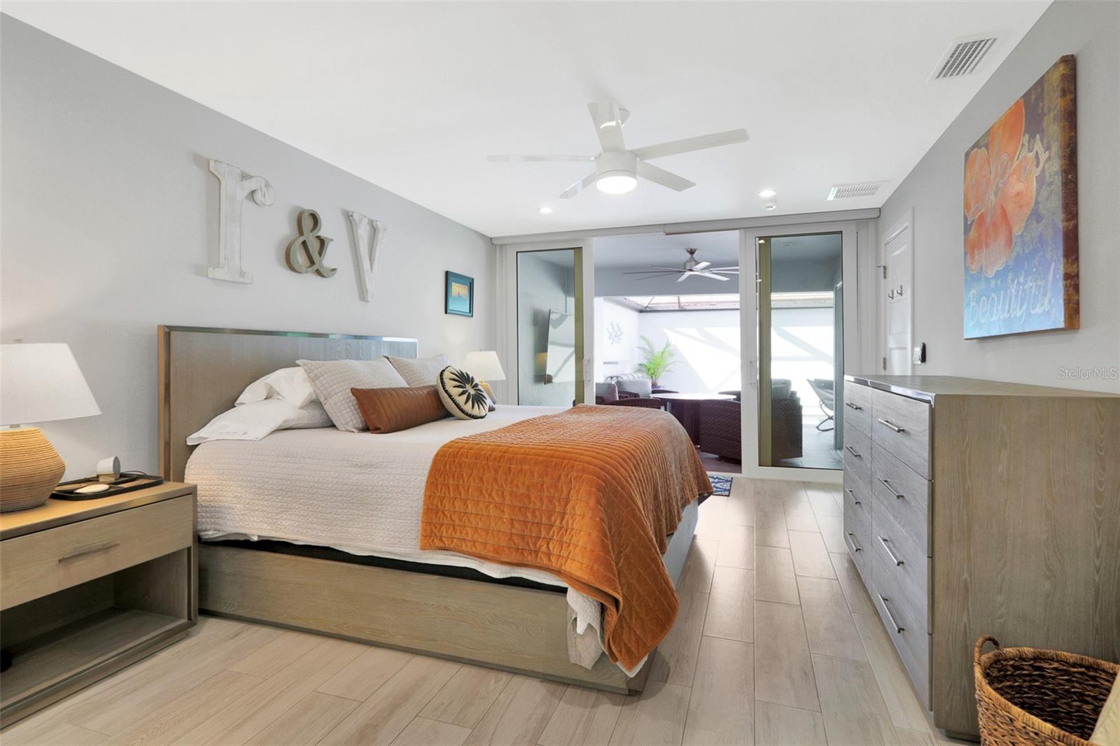 GLEN OAKS MANOR HOMES PH 2 - Residential Lease