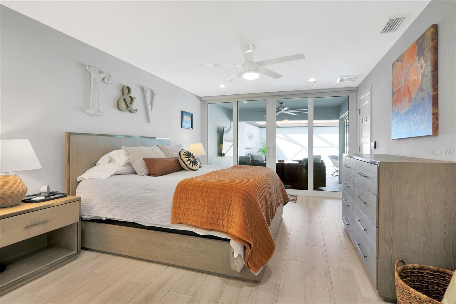 GLEN OAKS MANOR HOMES PH 2 - Residential Lease