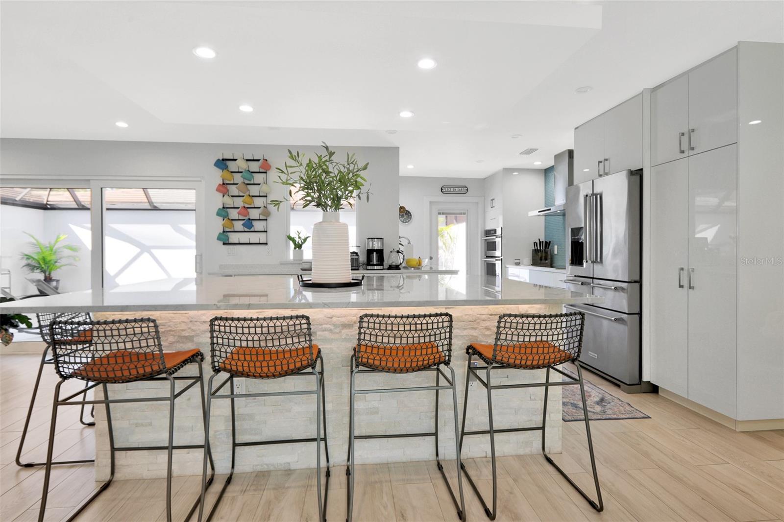 GLEN OAKS MANOR HOMES PH 2 - Residential Lease