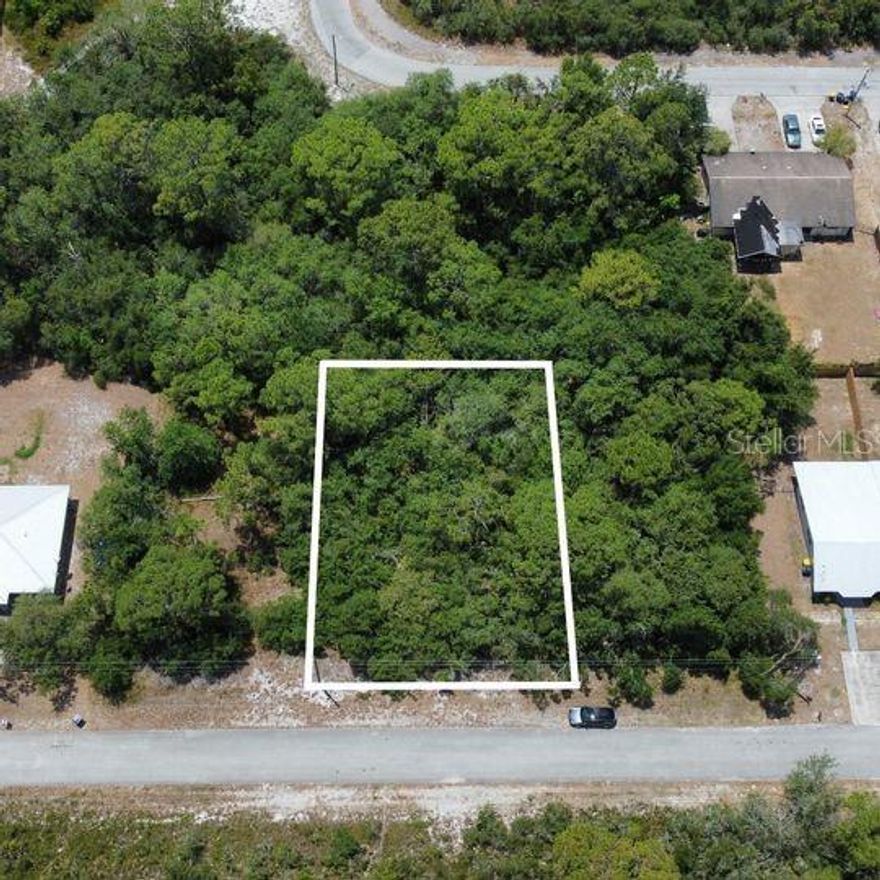 -ZONED FOR DUPLEX or SFR

Address: 121 GLENN AVE NW
LAKE PLACID, FL 33852

- Flood Zone X and no wetlands. 
ZONING: DUPLEX,  R-2 or Single Family 

Utilities:

Well and septic needed

Electric available nearby

Internet Available nearby