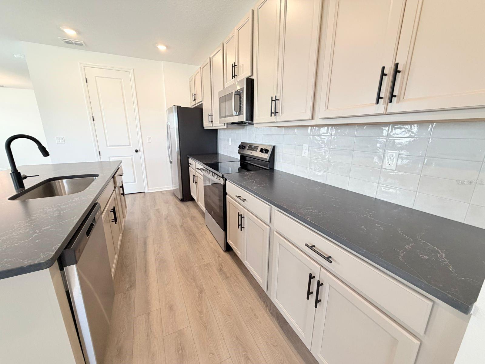 TRAILSIDE COMMUNITY OF MOUNT DORA - Residential Lease