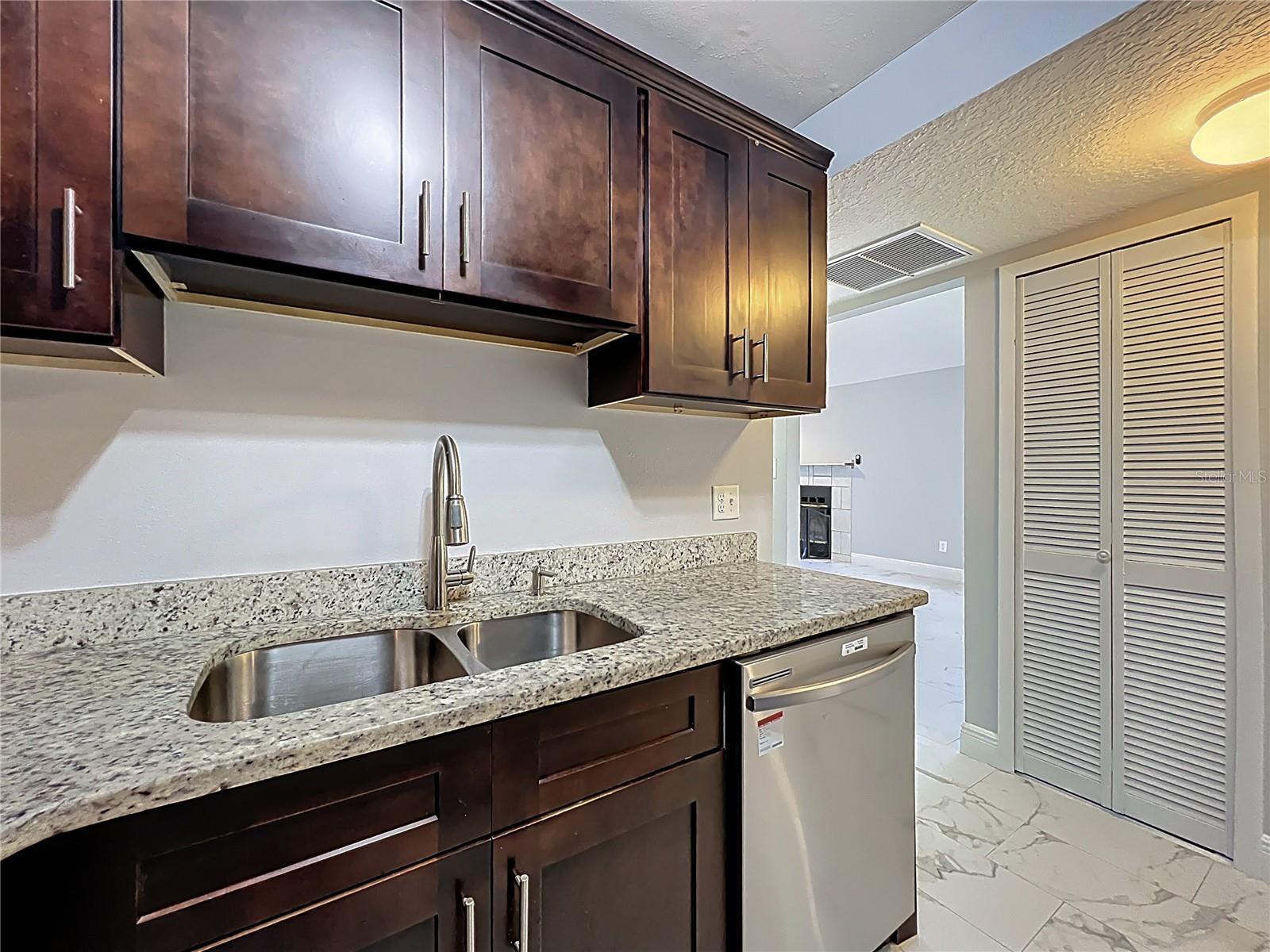 SOUTHBROOKE CONDO PH 01 - Residential