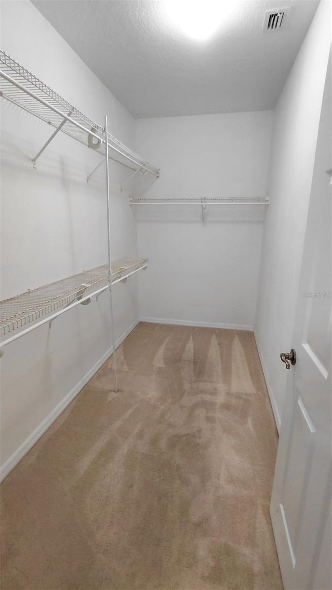 LAKESIDE/LKS/WINDERMERE A CONDO - Residential Lease