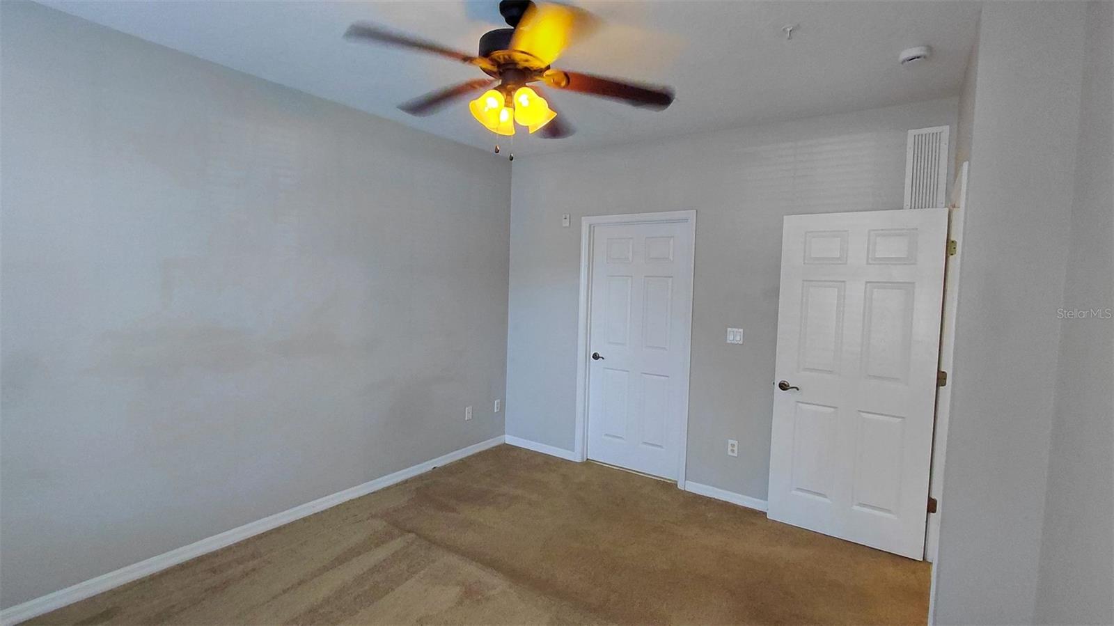 LAKESIDE/LKS/WINDERMERE A CONDO - Residential Lease