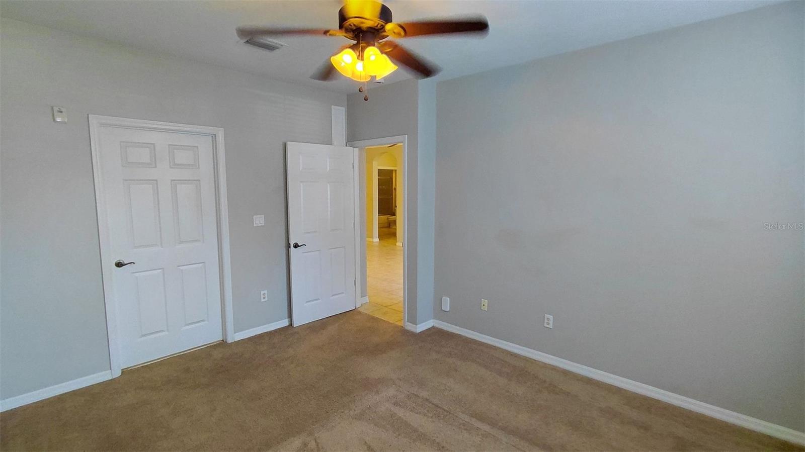 LAKESIDE/LKS/WINDERMERE A CONDO - Residential Lease