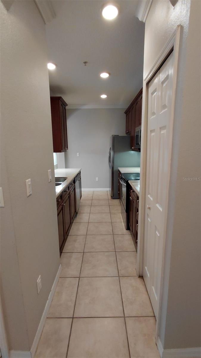 LAKESIDE/LKS/WINDERMERE A CONDO - Residential Lease